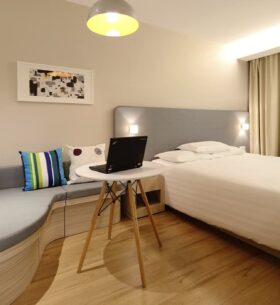 LondonHouse Chicago, Curio Collection by Hilton