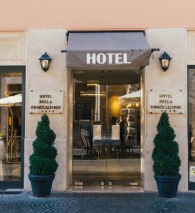 How do I choose a good hotel?